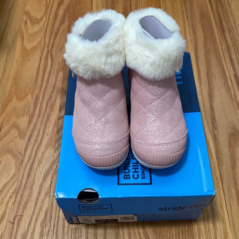 Stride Rite Chloe pink glitter faux fur boot 7.5W